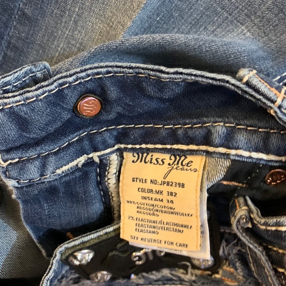 Miss Me Jeans🛑FINAL PRICE🛑 - Picture 5 of 8